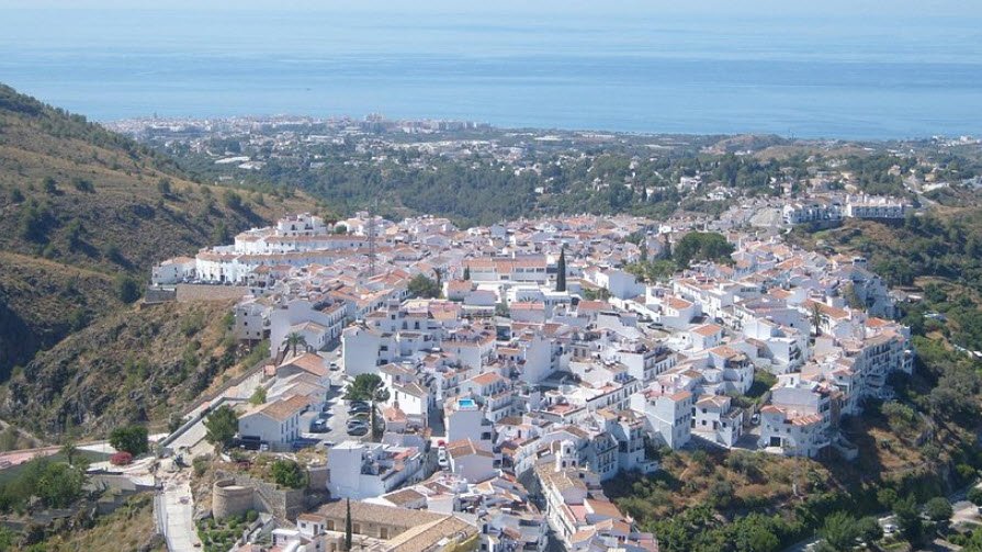 Castle of Lizar (ruins), Spain